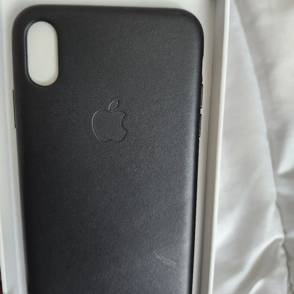 Apple iPhone Xs Max Leather Case in Black